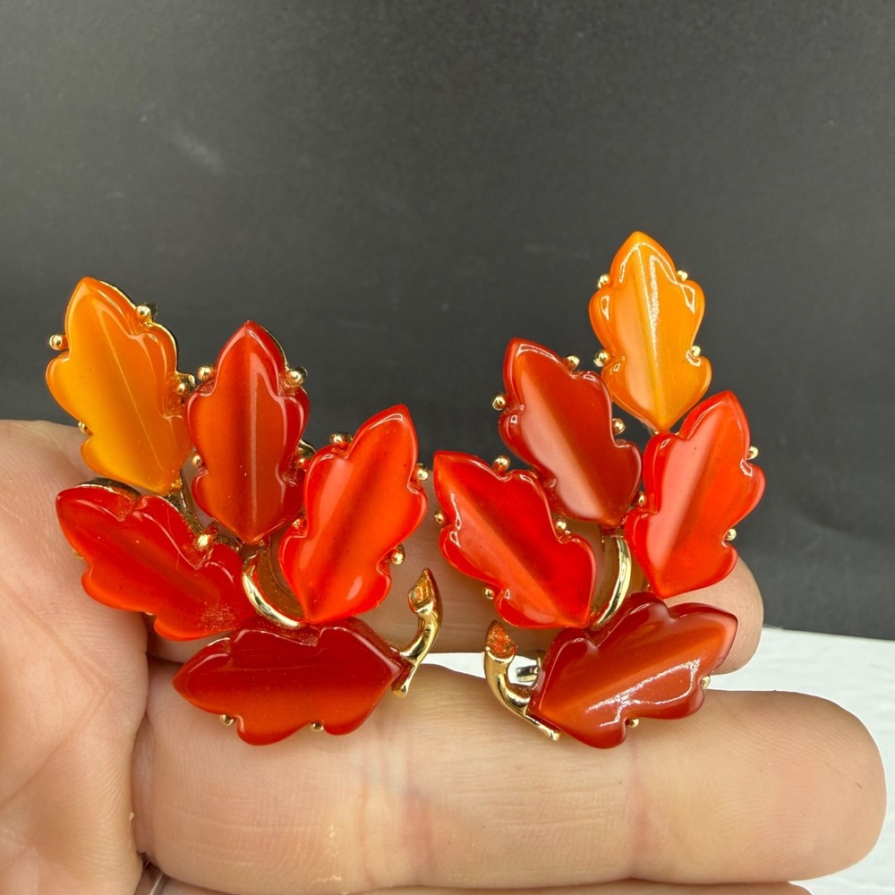 Vintage Lisner Thermoset Clip On Earrings Leaf Fall Orange Red